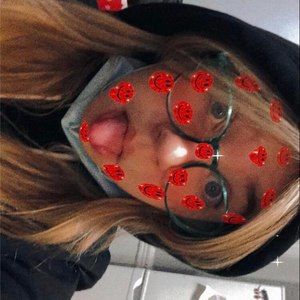 Meet your Posher, Ella